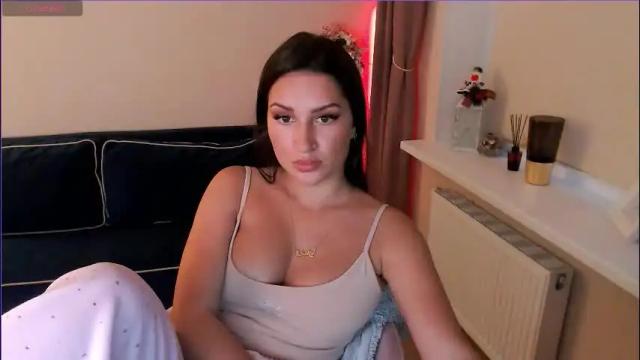 Image 3 of heaven_chloe Stream on Chaturbate on 2 months ago
