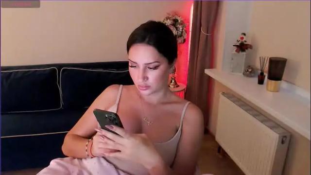 Image 6 of heaven_chloe Stream on Chaturbate on 2 months ago