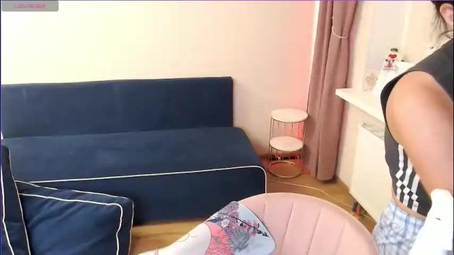 Image 2 of heaven_chloe Stream on Chaturbate on 2 months ago