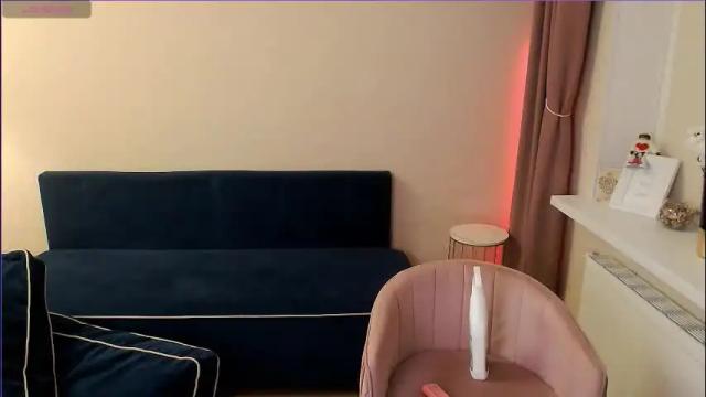 Image 3 of heaven_chloe Stream on Chaturbate on 2 months ago