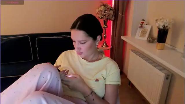 Image 10 of heaven_chloe Stream on Chaturbate on 1 month ago