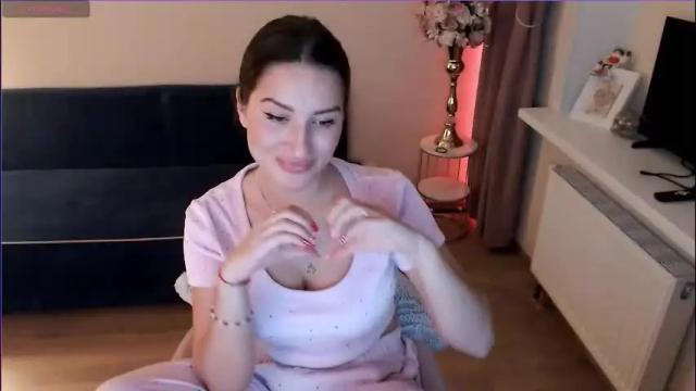 Image 10 of heaven_chloe Stream on Chaturbate on 1 month ago