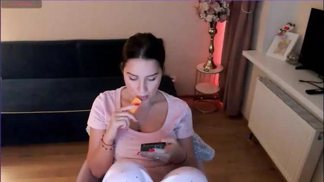 Image 7 of heaven_chloe Stream on Chaturbate on 1 month ago