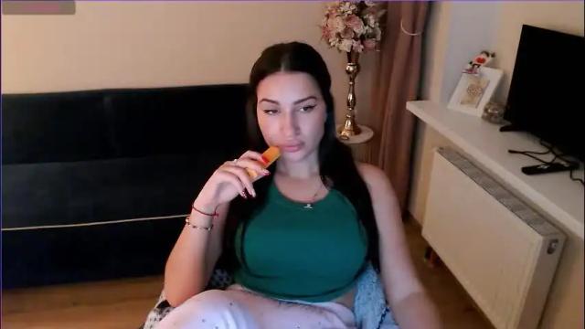 Thumbnail 1, heaven_chloe's Stream at Chaturbate, 1 month ago