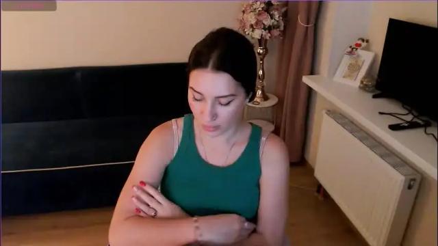 Image 12 of heaven_chloe Stream on Chaturbate on 1 month ago