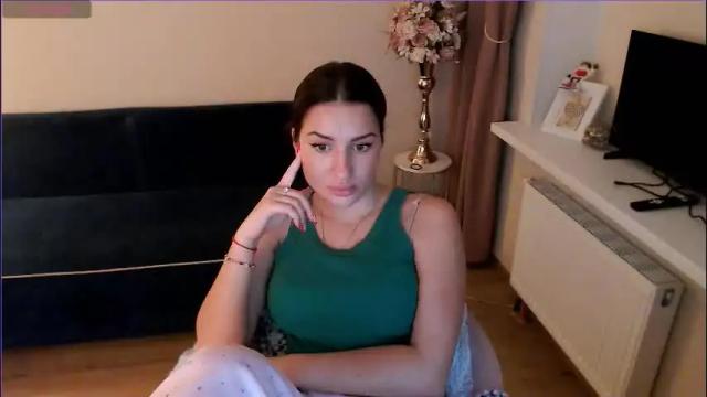 Image 7 of heaven_chloe Stream on Chaturbate on 1 month ago