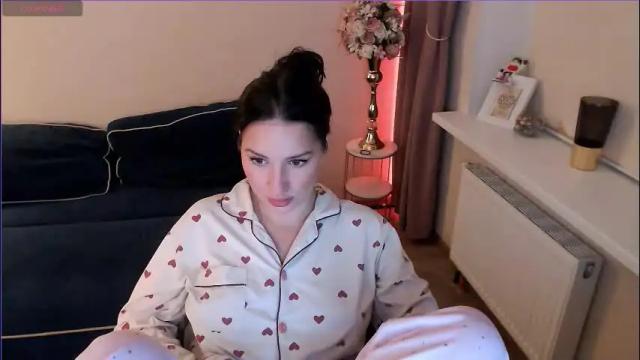 Image 3 of heaven_chloe Stream on Chaturbate on 1 month ago