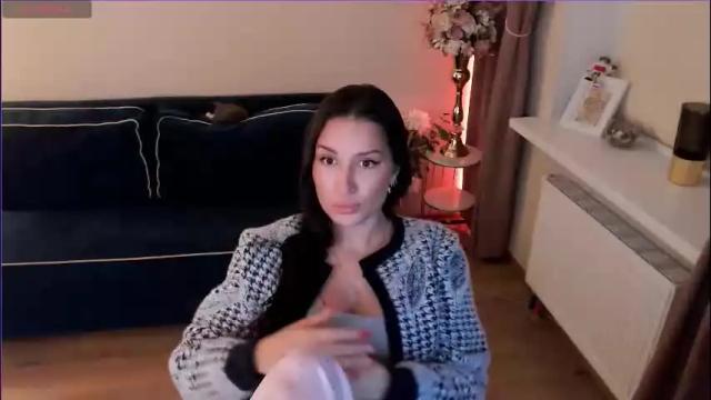 Image 11 of heaven_chloe Stream on Chaturbate on 1 month ago