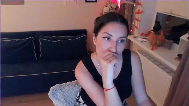 Image 2 of heaven_chloe Stream on Chaturbate on 2 days ago