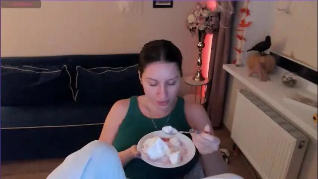 Image 3 of heaven_chloe Stream on Chaturbate on 2 months ago