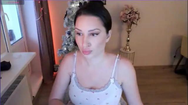 Image 3 of heaven_chloe Stream on Chaturbate on 1 month ago