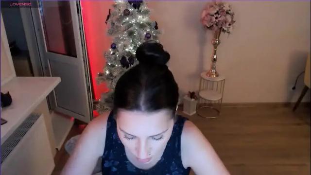 Image 2 of heaven_chloe Stream on Chaturbate on 1 month ago