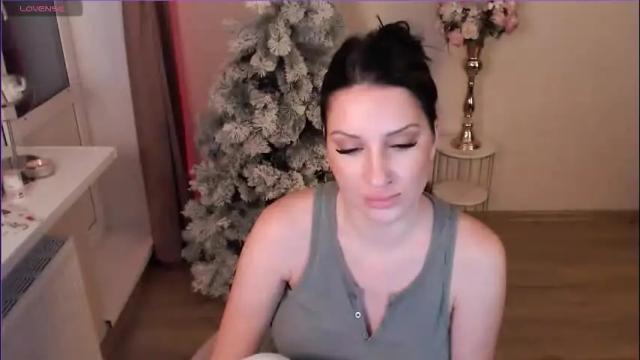 Image 3 of heaven_chloe Stream on Chaturbate on 25 days ago