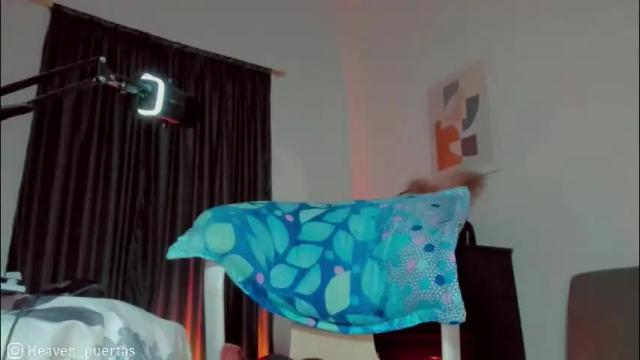 Image 7 of heaven_puertas Stream on Chaturbate on 2 months ago