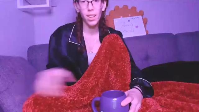 Image 3 of heavenlyhearted Stream on Chaturbate on 17 months ago