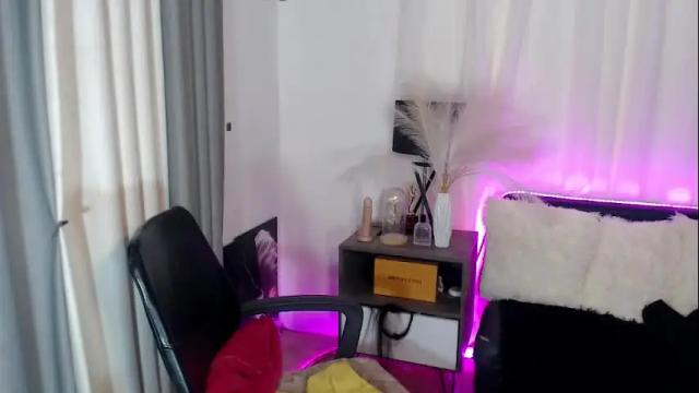 Image 4 of heavenlyhugecock Stream on Chaturbate on 25 days ago