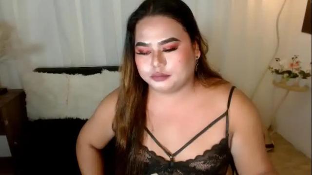 Image 2 of heavenlyhugecock Stream on Chaturbate on 24 days ago