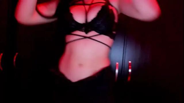 Image 10 of hecate_and_crow Stream on Chaturbate on 2 months ago