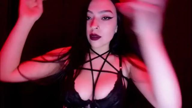 Image 12 of hecate_and_crow Stream on Chaturbate on 2 months ago