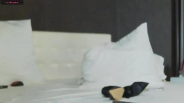 Image 12 of hefner_girl Stream on Chaturbate on 16 days ago