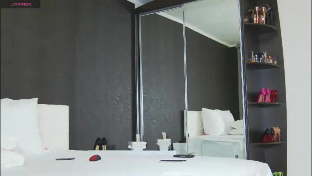 Image 2 of hefner_girl Stream on Chaturbate on 9 days ago