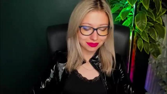 Image 7 of heidi_pleasure Stream on Chaturbate on 1 month ago