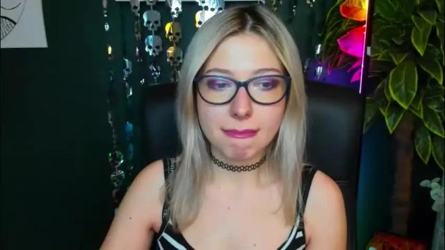 Image 6 of heidi_pleasure Stream on Chaturbate on 23 days ago