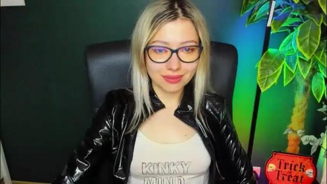Image 6 of heidi_pleasure Stream on Chaturbate on 8 days ago