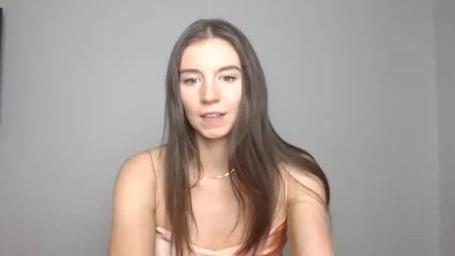 Image 3 of heidihotte Stream on Chaturbate on 13 months ago