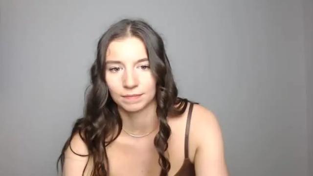 Image 11 of heidihotte Stream on Chaturbate on 13 months ago