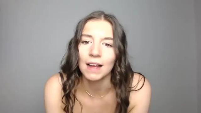 Image 2 of heidihotte Stream on Chaturbate on 13 months ago
