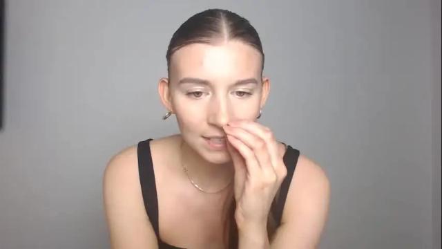 Image 11 of heidihotte Stream on Chaturbate on 13 months ago