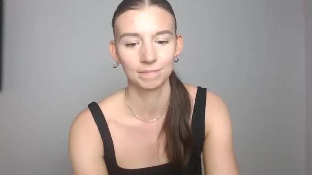 Image 12 of heidihotte Stream on Chaturbate on 13 months ago