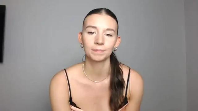 Image 4 of heidihotte Stream on Chaturbate on 13 months ago