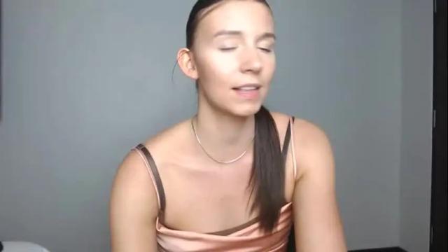 Image 4 of heidihotte Stream on Chaturbate on 12 months ago