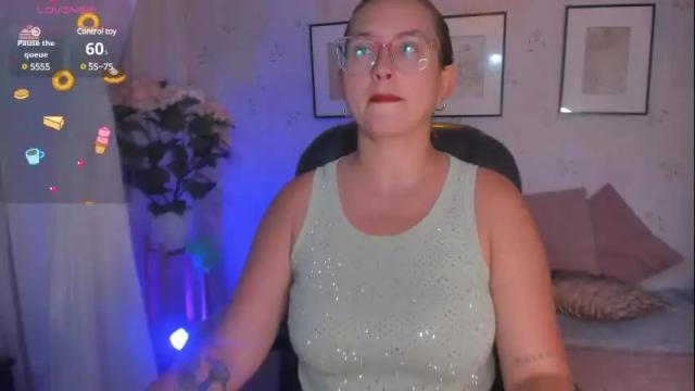 Image 2 of heidishayk Stream on Chaturbate on 2 months ago