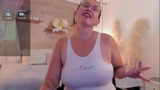 Image 10 of heidishayk Stream on Chaturbate on 2 months ago