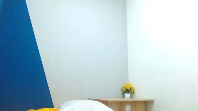 Image 2 of heidy_bell Stream on Chaturbate on 21 months ago