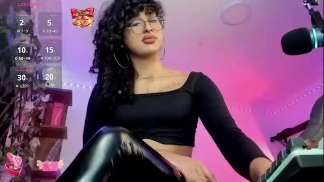 Image 2 of heka_prudence Stream on Chaturbate on 2 months ago