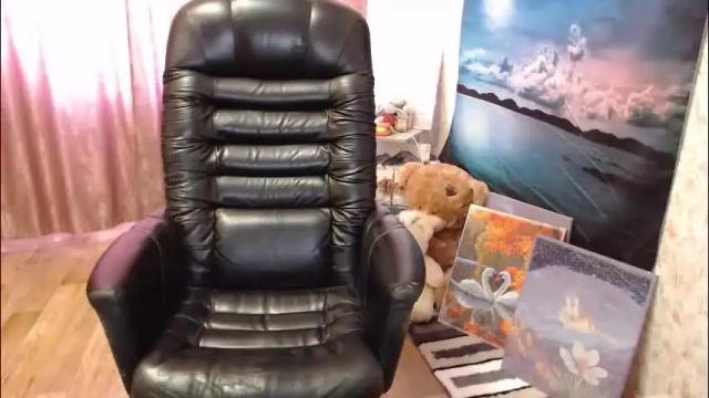 Image 3 of helen_bee Stream on Chaturbate on 2 months ago