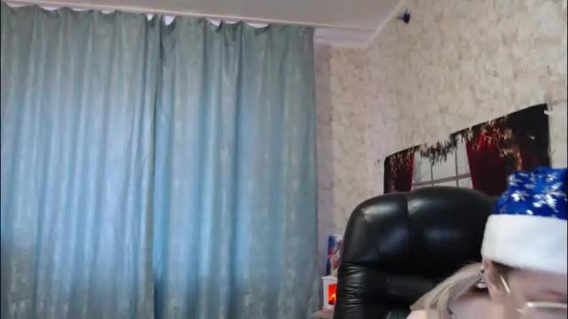 Image 2 of helen_bee Stream on Chaturbate on 17 days ago