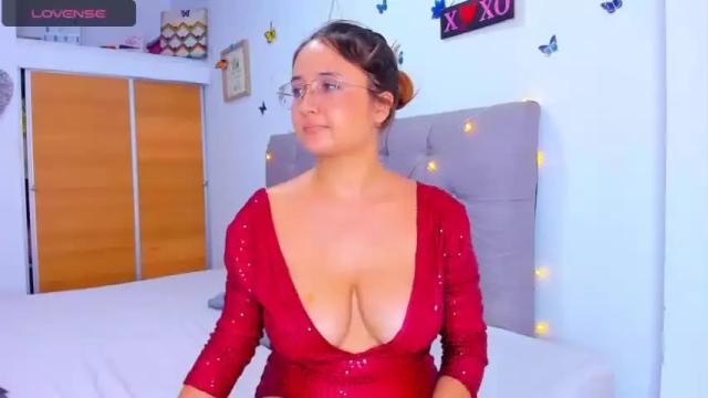 Image 2 of helen_dvari_ Stream on Chaturbate on 15 months ago