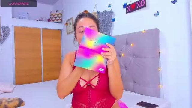 Image 4 of helen_dvari_ Stream on Chaturbate on 15 months ago