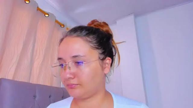 Image 4 of helen_dvari_ Stream on Chaturbate on 13 months ago