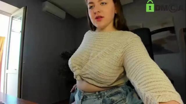 Image 2 of helen_elliot Stream on Chaturbate on 1 month ago