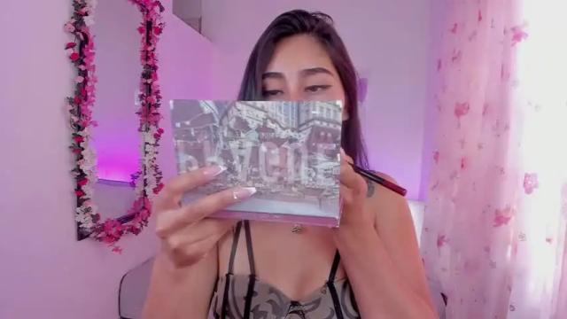 Image 12 of helen_michel1 Stream on Chaturbate on 19 months ago