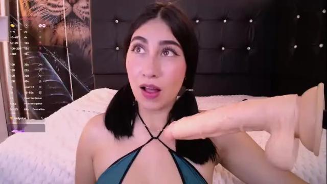 Image 2 of helen_michel1 Stream on Chaturbate on 2 months ago