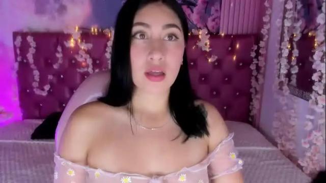 Image 4 of helen_michel1 Stream on Chaturbate on 2 months ago