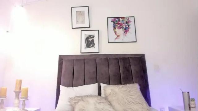Image 12 of helen_mooree Stream on Chaturbate on 23 days ago