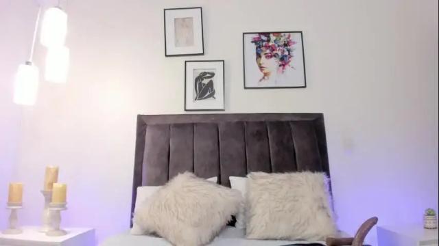 Image 8 of helen_mooree Stream on Chaturbate on 18 days ago